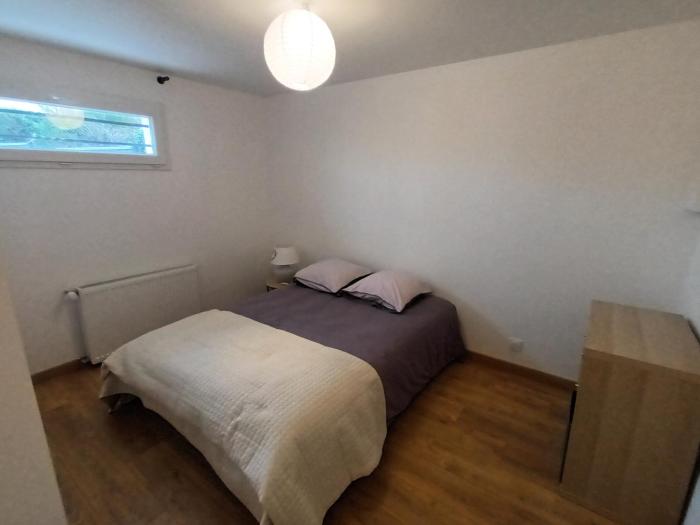 Chambre indépendante avec Kitchenette et sdb