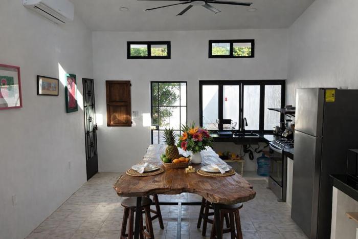 Miis Naj Quiet House Near the Sea