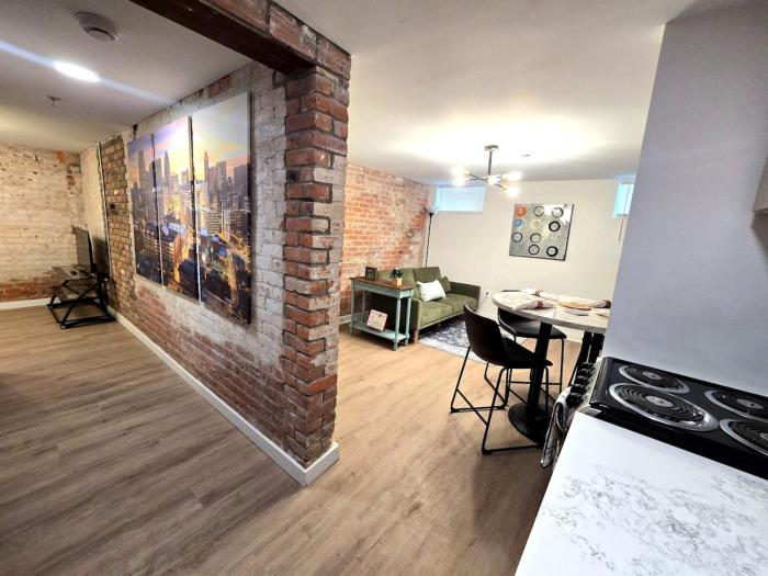 Downtown Detroit Hidden Gem Walk to Venues & DMC