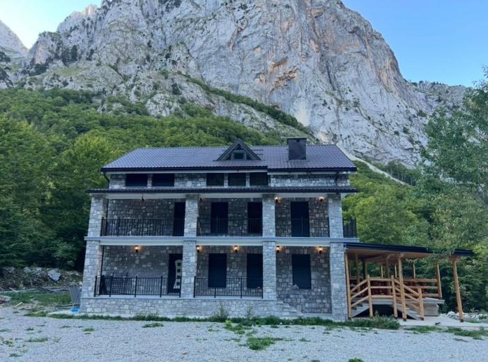 Guest House Ropojan