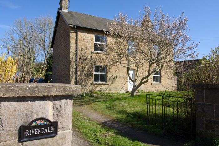 Spacious Peak District house in Baslow, 8 Guests