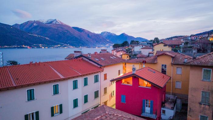 Villa PERLA ROSSA a due passi dal lago