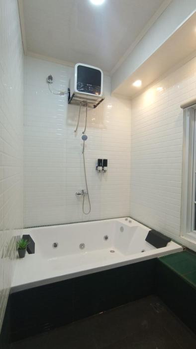 Sukabumi Villa Mochi Private Jacuzzi