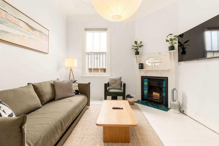 Bondi Family Friendly Retreat with Pool
