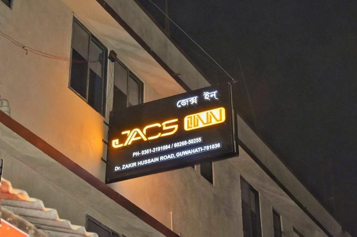 Hotel Jacs Inn