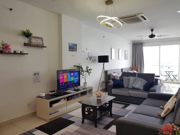 Georgetown Mansion One Suite by stayCATion Homestay