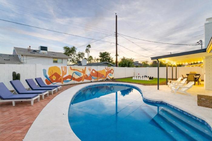 Desert Oasis With Heated Pool & Games Near Old Town