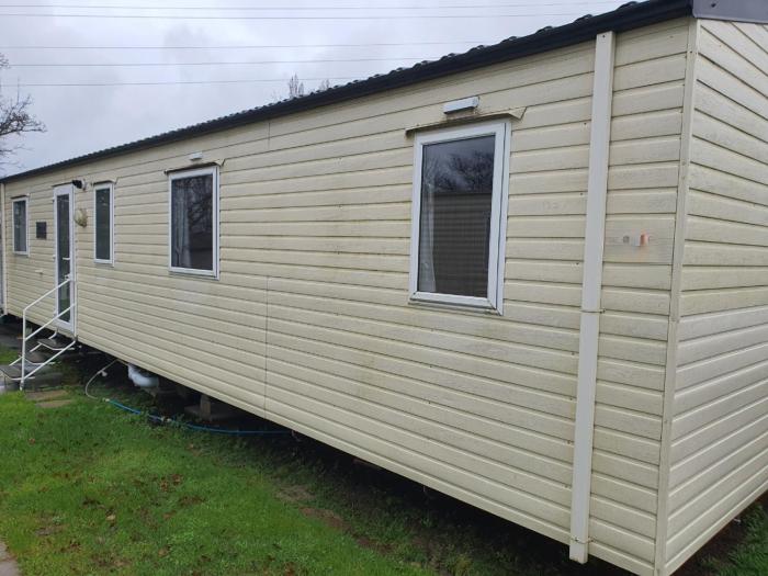 3 Bedroom Family Retreat at Rockley Park Poole