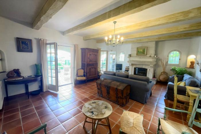 Beautiful Provençal villa with sea view