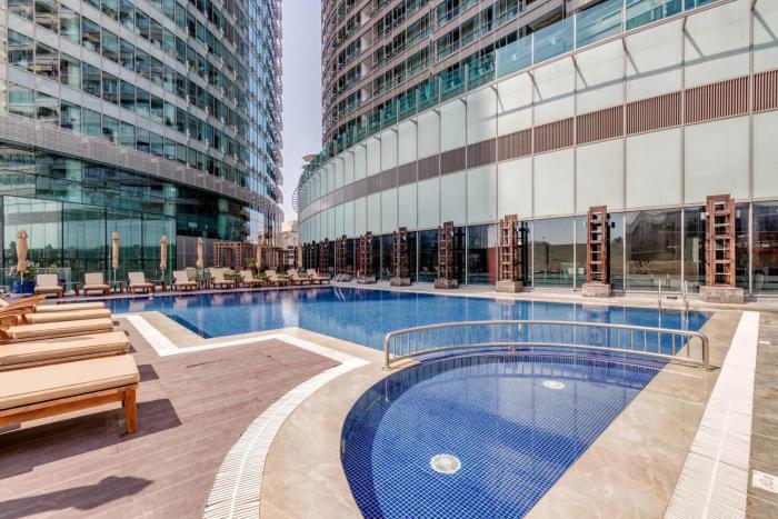 BurJuman Vista 1 Bedroom Apartment with Balcony