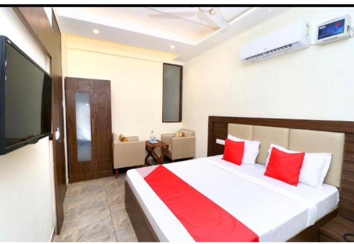 Jeevak hotel