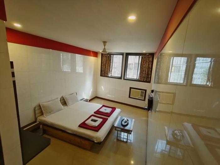 Hotel Vishal - Near Surat Railway Station