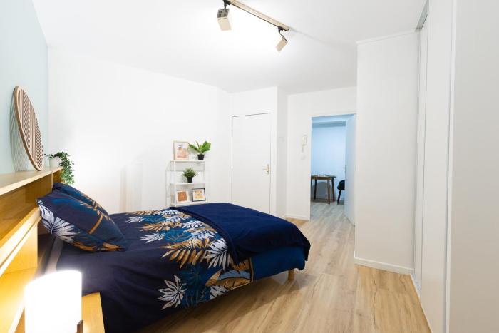 Studio near Lyon, Transportation and Shops - Entire place is yours
