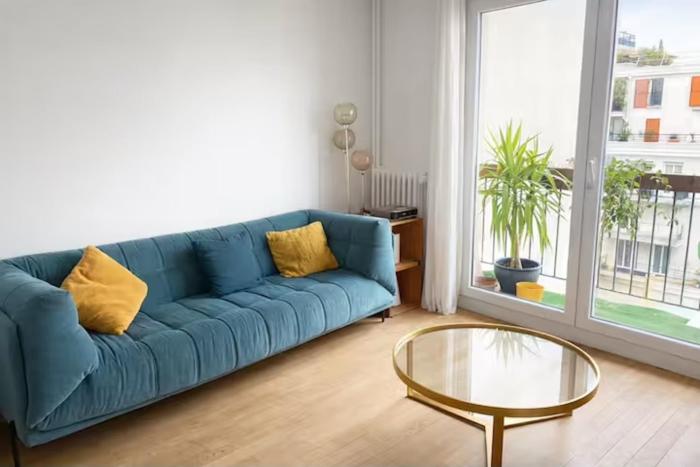 Bright & Quiet 3BR with Balconies in Paris 11th