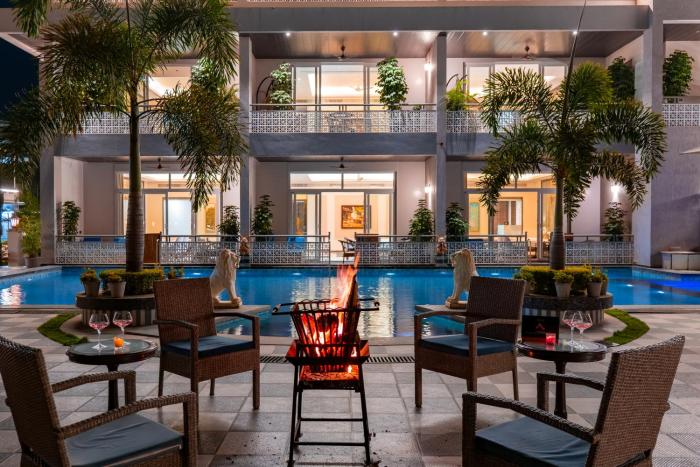 Mountain Creek 7BHK Luxury Retreat by ELIVAAS Prive Near Fatehsagar