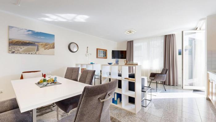 strandnahe FeWo mit Schwimmbad im Haus, a cappella 03, Binz