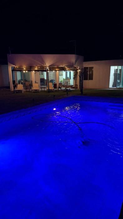 Hermosa espaciosa casa de campo con alberca