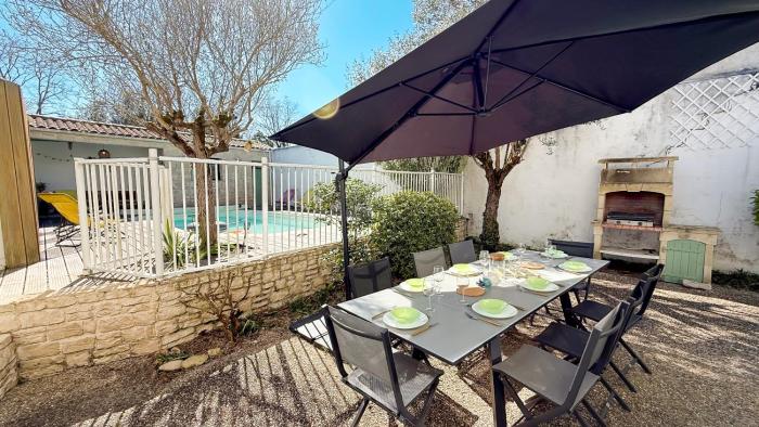 Villa avec piscine à deux pas des pistes cyclables