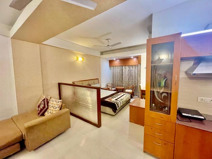ZenRoofs- Studio Apartment