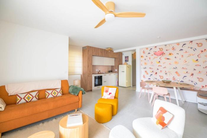Bright House between Ocean and Golf