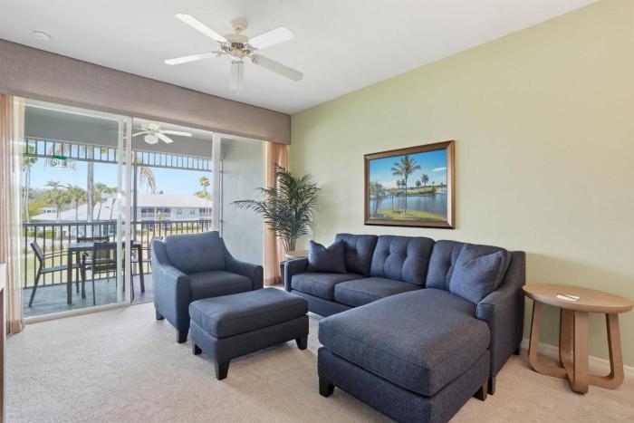 #424 - Lake and Fountain Views - Second Floor