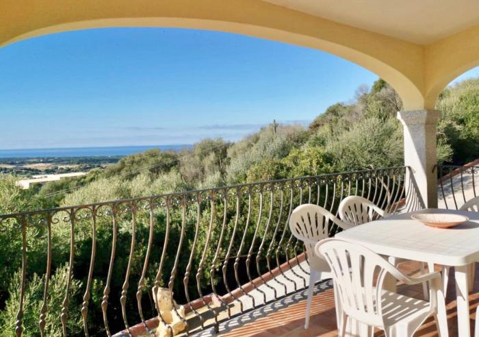 Panoramic SEA VIEW apartments in Badesi in Residence with pool