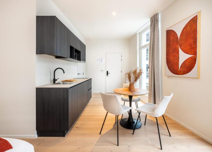 Stylish Modern Studio with Views