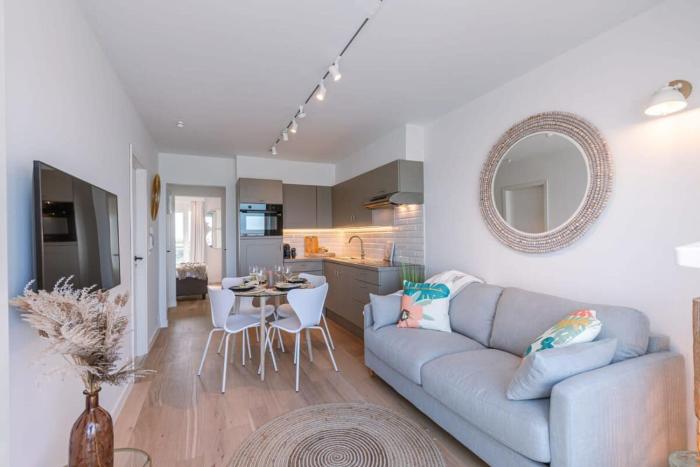 Casiola - Stunning Seafront Apartment