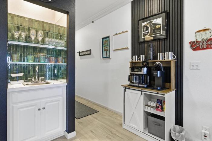 Modern Condo at 11mm in Sunrise w PWC & Boat Slip