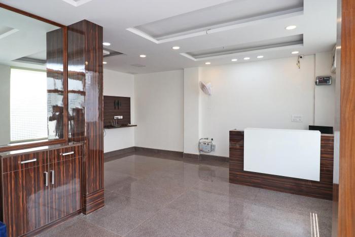 Hotel O N R Residency (Nanak Ram Residency)