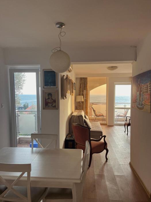 Santo Stefano Sea View Apartment