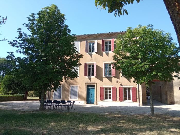 Chambres dhôtes dans les amandiers