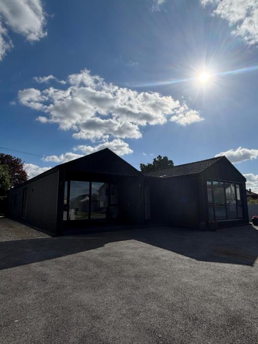 Rockview House & Villas Sleeps 30, 4 properties - 16 bed & outdoor sauna