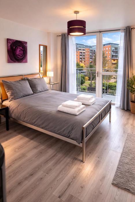 1 Bed Apartment City Centre Birmingham with Balcony