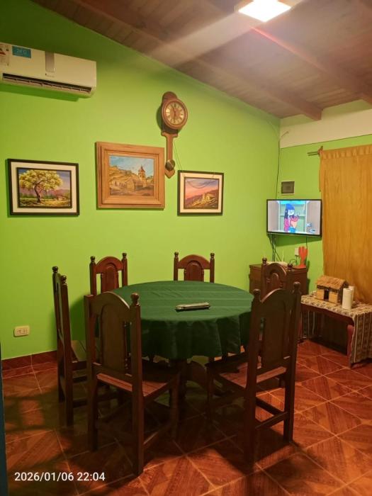 M & M El pórtico de la Quebrada