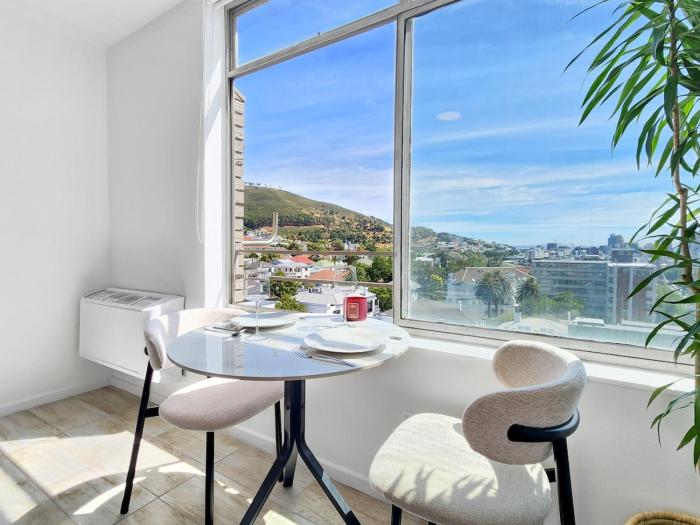 72 Kloof Street Studio with City Views
