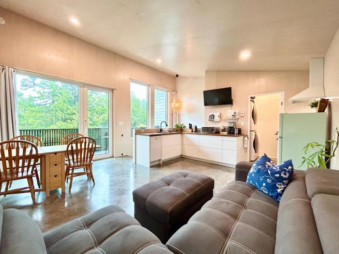 WHITE HAUS w private sauna and close to beach