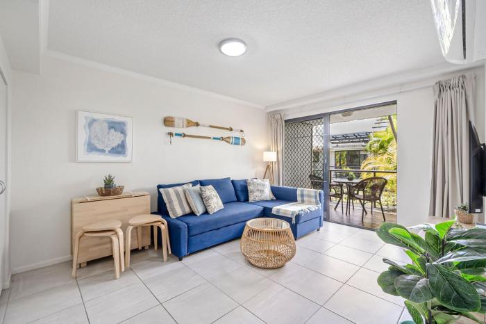 Nautical Stylish Ground Level 1 Bedroom Unit