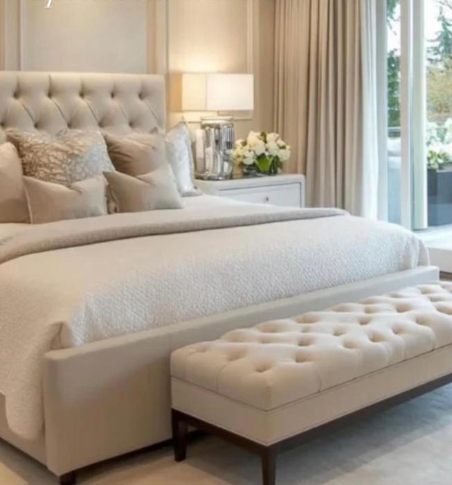 Hummingbird Haven Bed & Breakfast Luxury Suite With Terrace & Seasonal Lake Views Located in Historic Old Town Niagara-On-The-Lake
