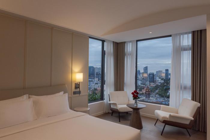 Hotel Rooms, Suites & Residences with Stunning City Views at Bassac Signature