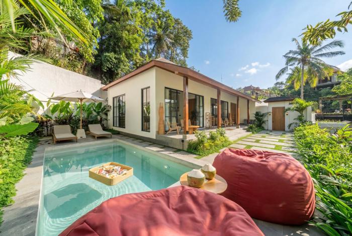 Bergamo by DH - Palm Tree Escape with Pool & Spacious Patio