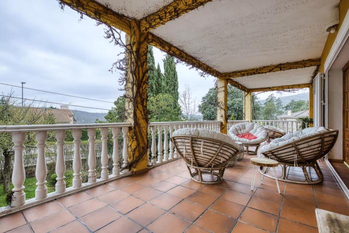 Chalet a 45min de Madrid ideal para familias hasta 12 personas