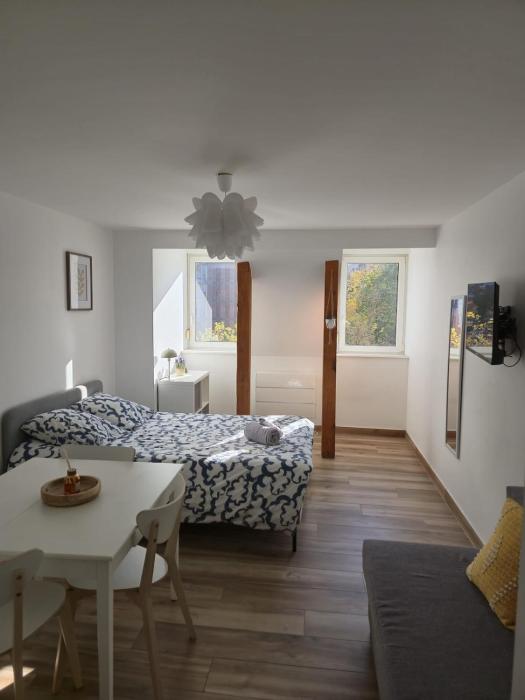 Charming comfortable studio apartment - peaceful and central