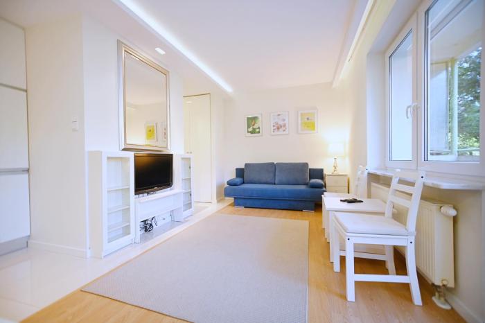 Jasny & Komfortowy Victus Apartament z Balkonem by Noclegi Renters