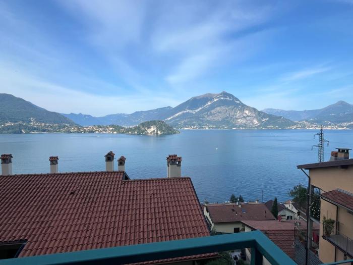 The Owl House - Amazing lake view