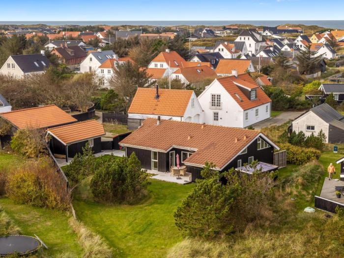 Lovely Holiday Home With Sauna, Located 200 Meters From The North Sea In Klitmøller