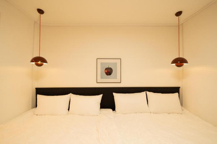 Hongdae Stay, Mangwon & Hapjeong , Han River , Central Seoul