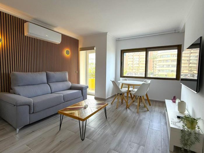 Apartamento de playa con piscina