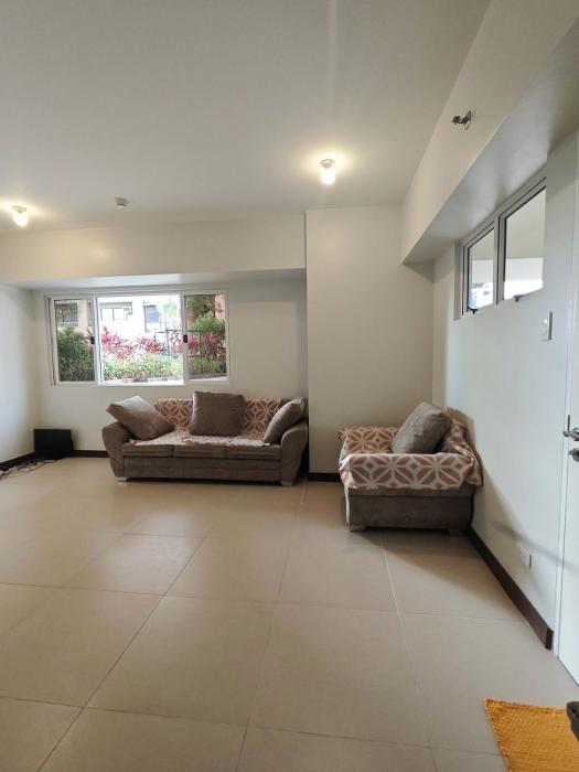 Tri-city 2 Bedroom Suite with Spacious Balcony