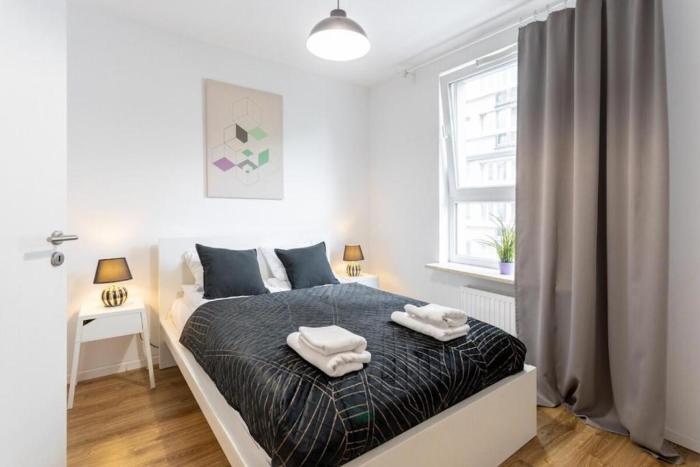 Urban Chic - Luxury 2-Bedroom Apartment in Warsaw City Center, Pereca Street